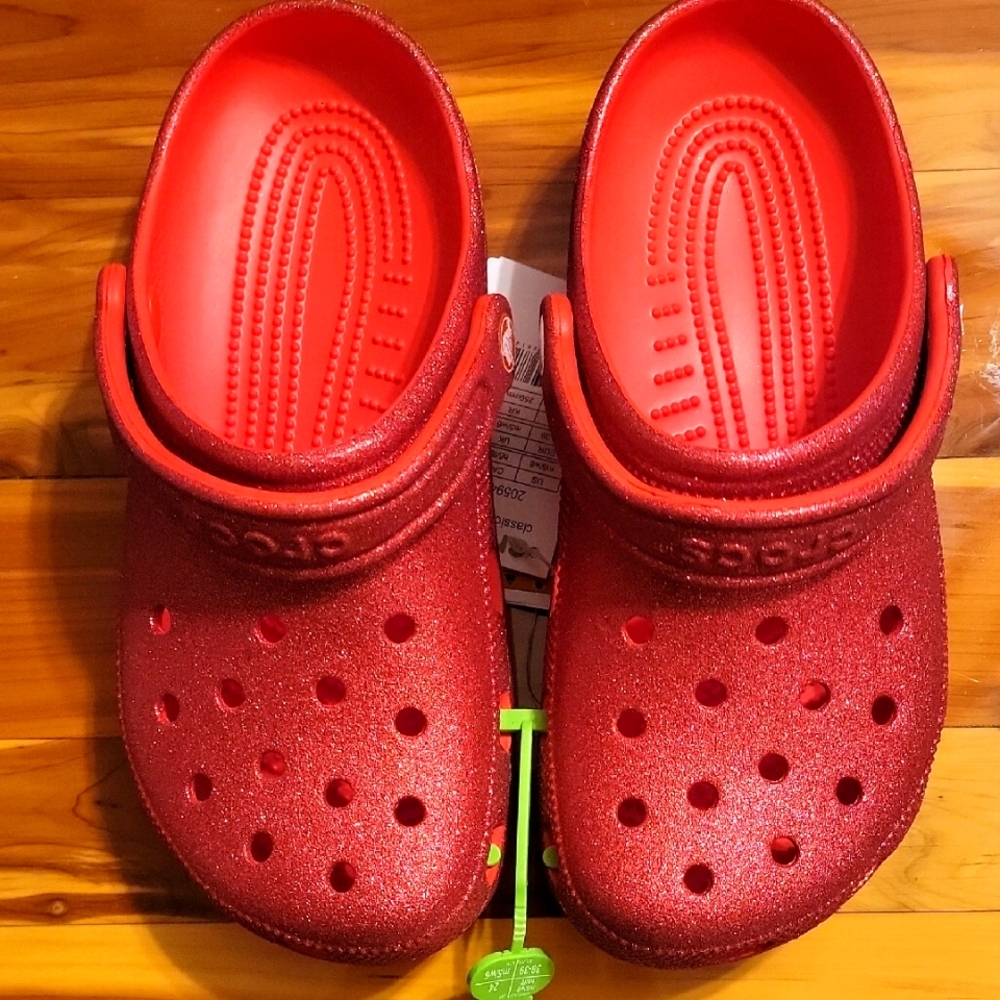 CROCS Womens Red Glitter W-8/M-6